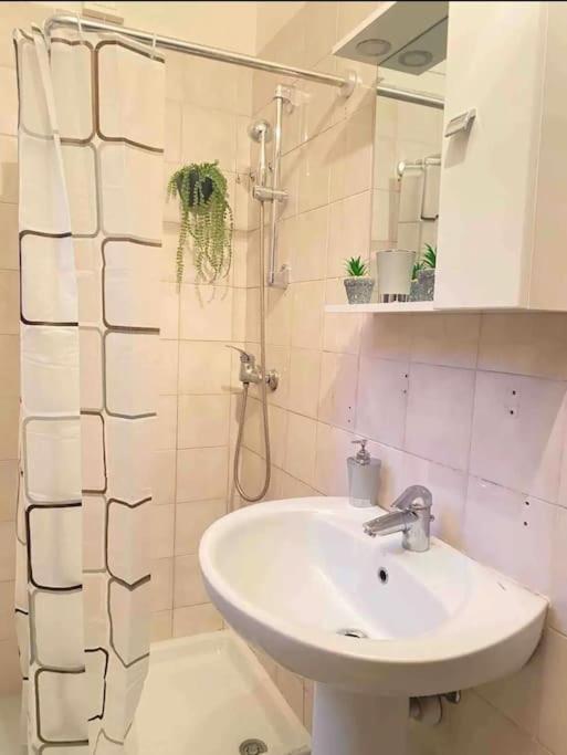 Low-Cost Teatro Romano Apartman Verona Kültér fotó